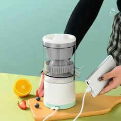 Electric Citrus Juicer, Citrus Juicer with USB Cable, Easy to Clean Portable Juicer for Fresh Orange Juice, Squeeze Orange, Lemon, Kiwi and Grapefruit Juice